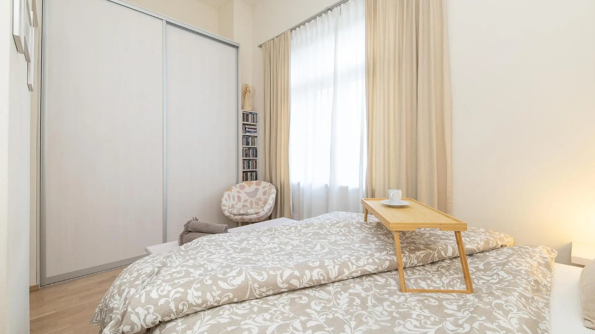 Rooftop Flower Power Apartmant Brno 0*,  República Checa